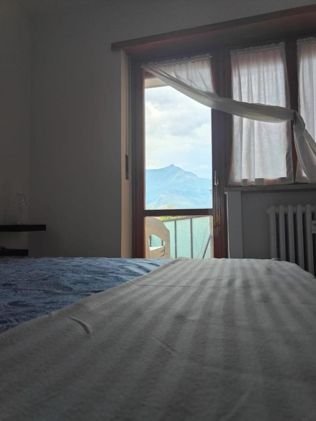 Casa Con Terrazzo E Vista Apartment Chiomonte Bagian luar foto
